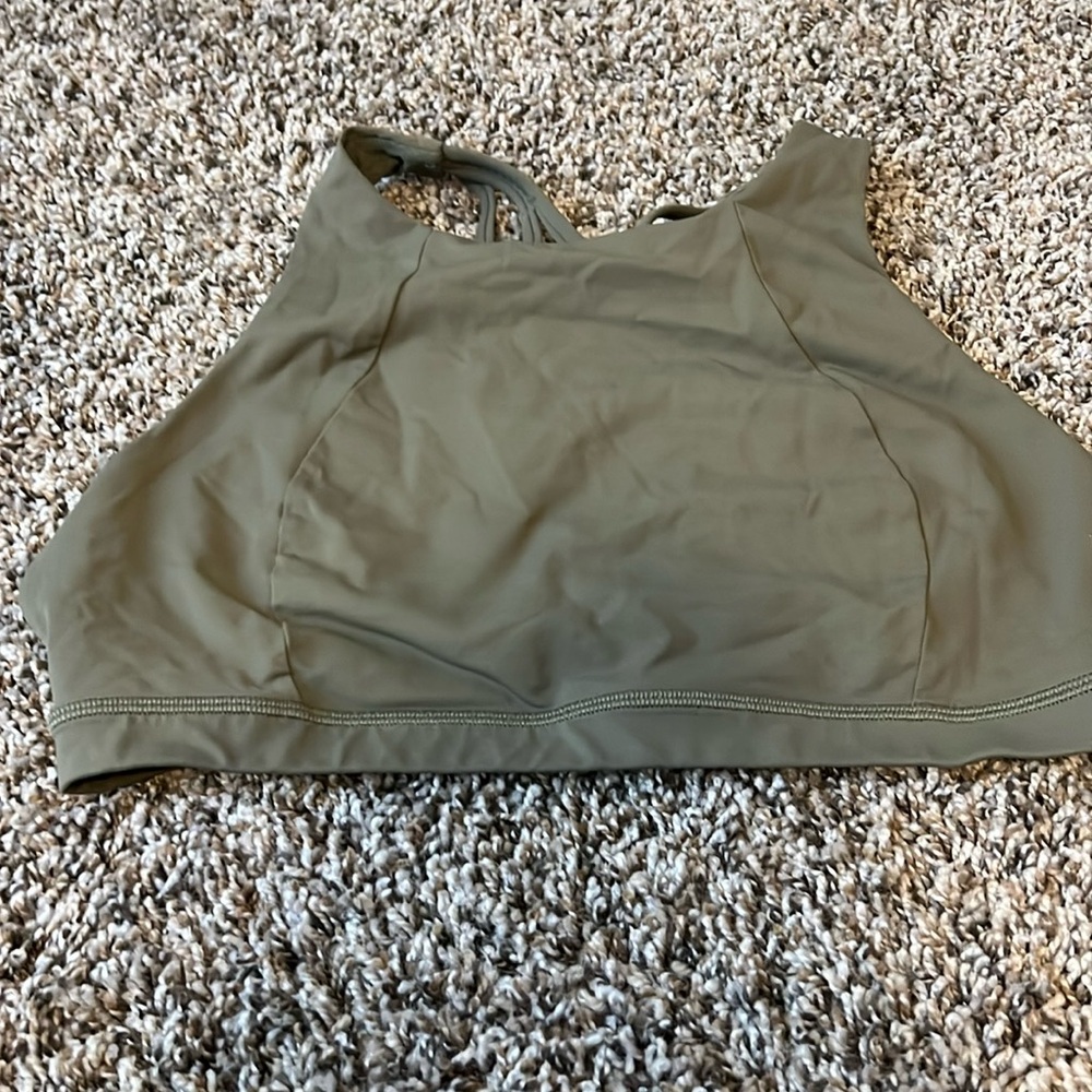 Lululemon sports bra size 8